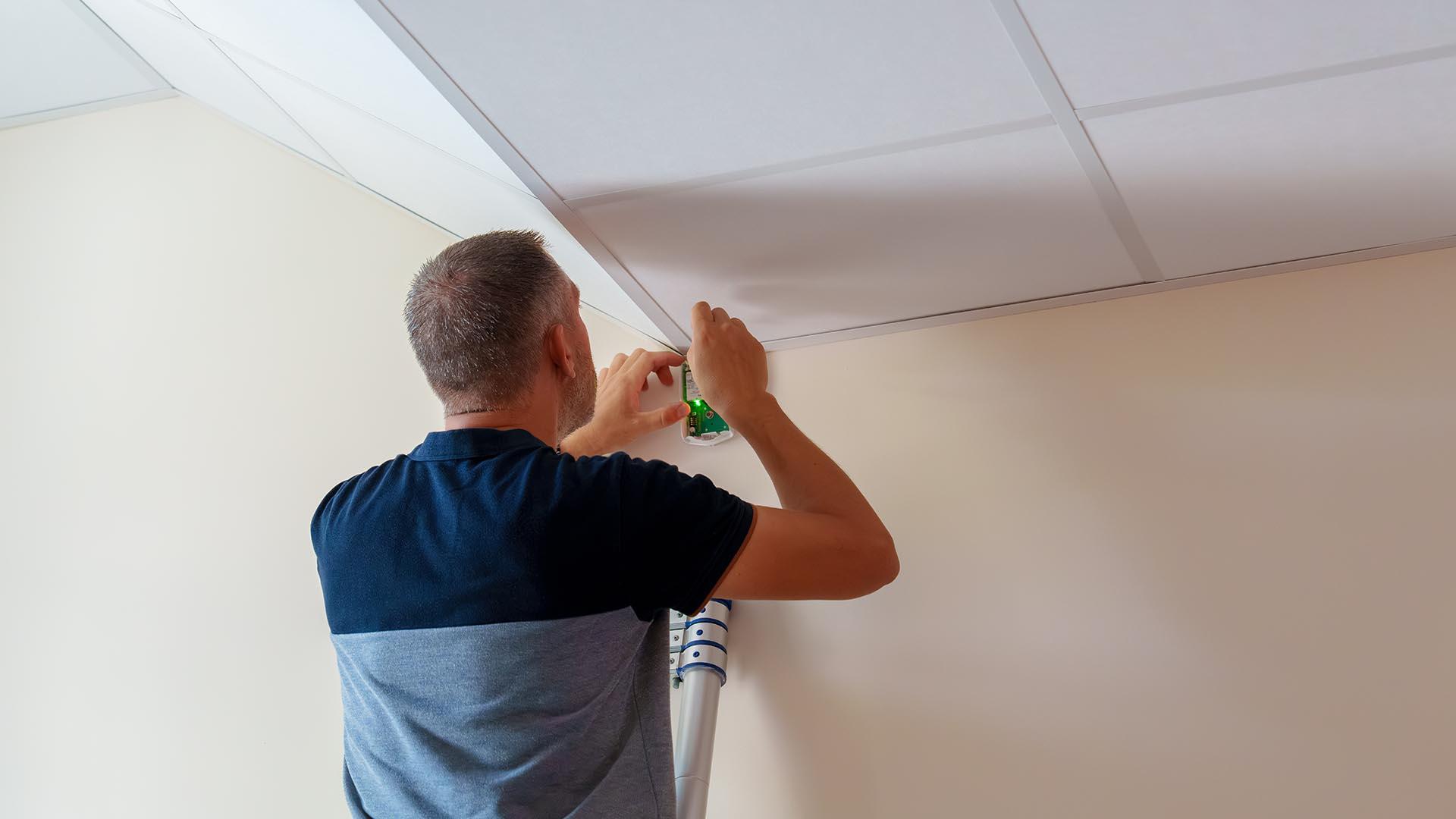 Contrôle du détecteur d’alarme et de son câblage