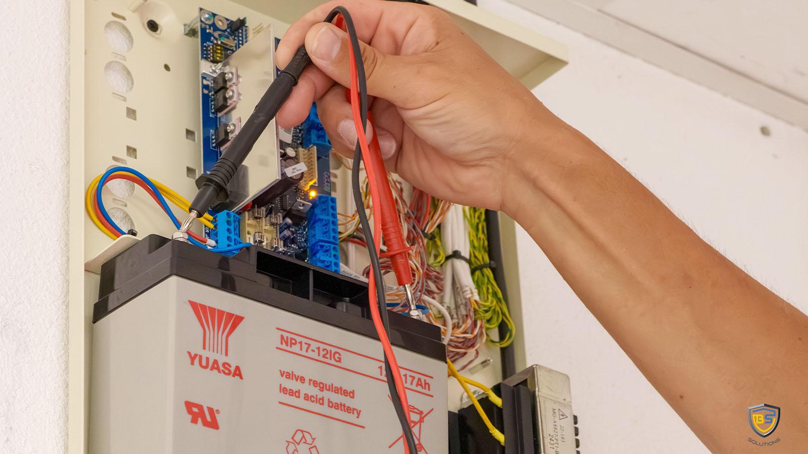 Contrôle d’une installation d’alarme avec un appareil de mesure